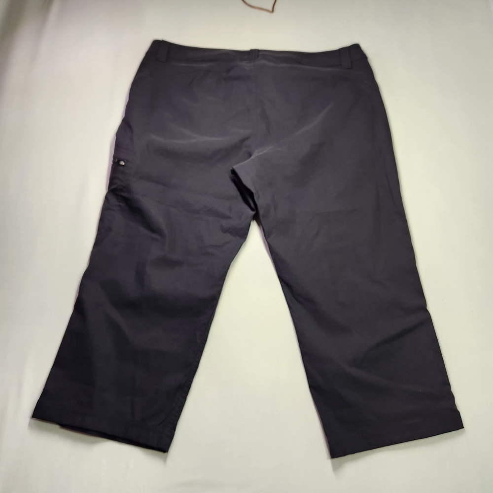 ⭐️NWT Eddie Bauer Rainier Capris – Size 16 – 94% Nylon – Spring Essential - Picture 2 of 10